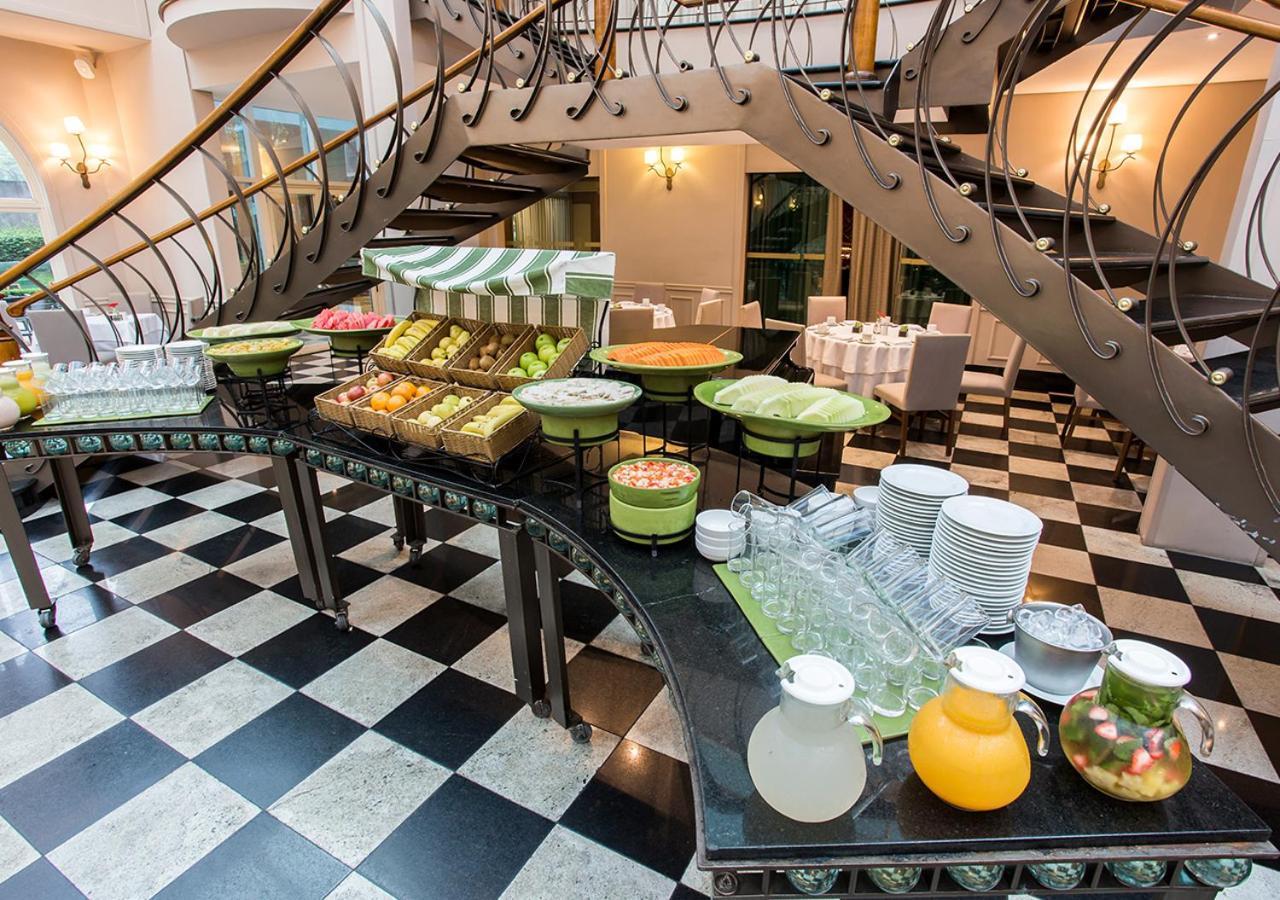 Gran Estanplaza Berrini Hotel São Paulo Luaran gambar Breakfast buffet at a hotel