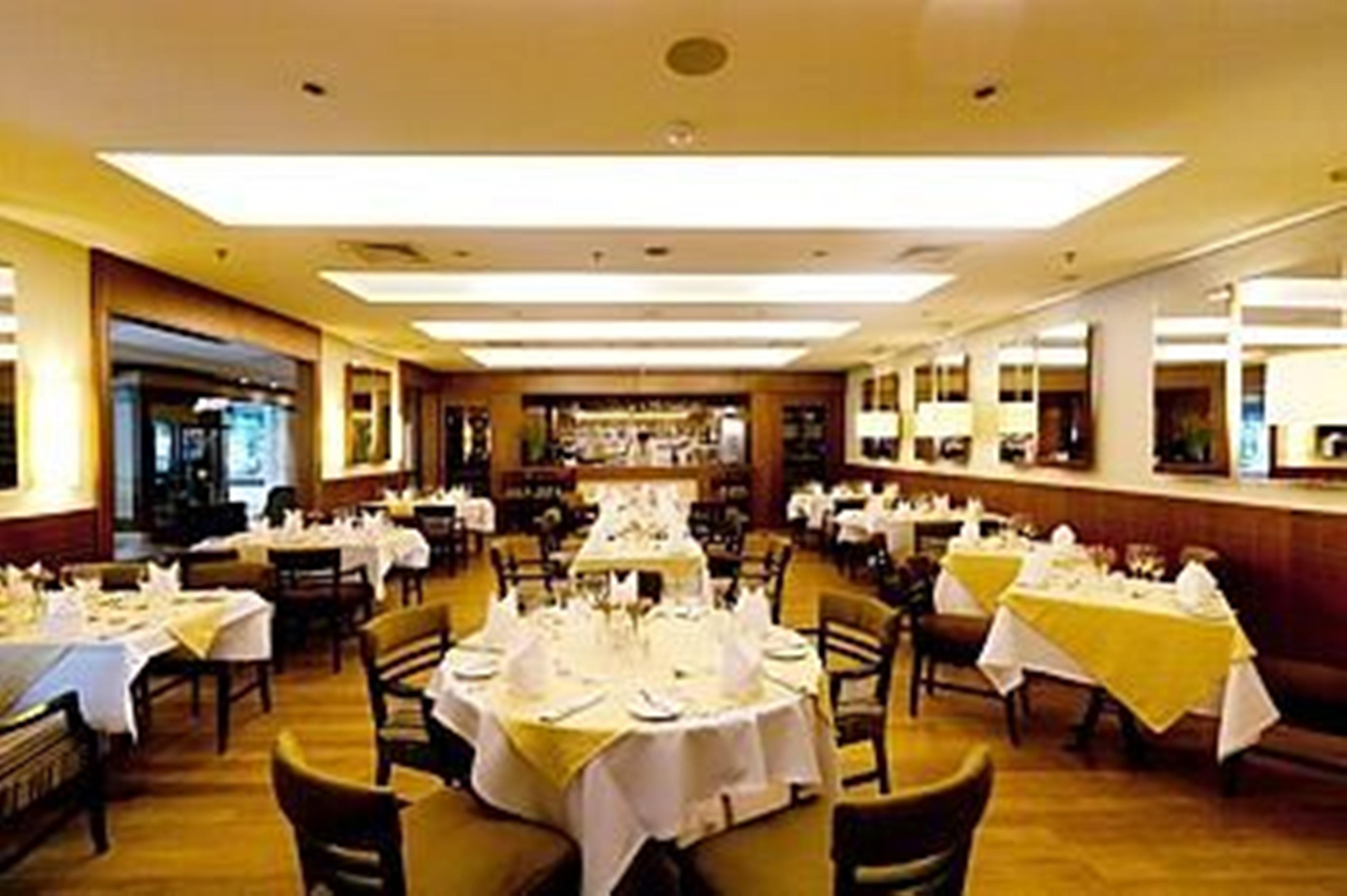 Gran Estanplaza Berrini Hotel São Paulo Luaran gambar The interior of the restaurant