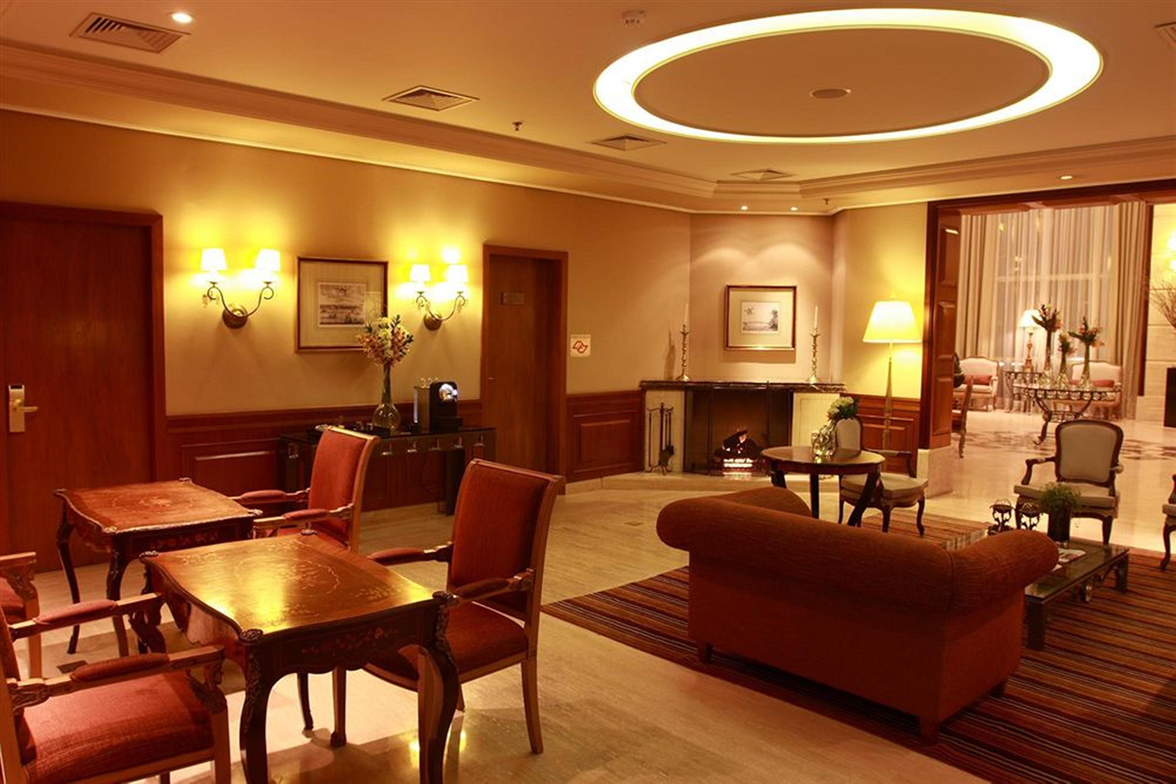 Gran Estanplaza Berrini Hotel São Paulo Luaran gambar The lounge at the airport